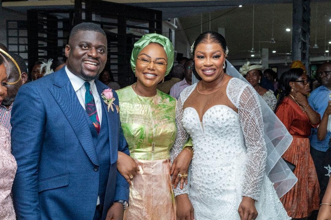 mariage de l humoriste joel