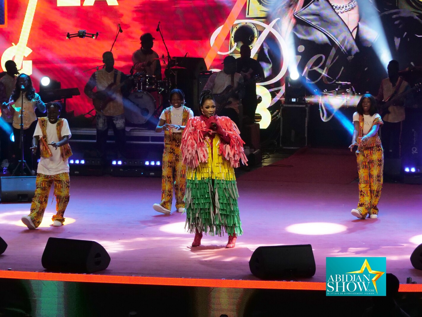 Concert__Renaissance_Acte_2__-_Djelykaba_Bintou_salle_Anoumabo_1.jpg