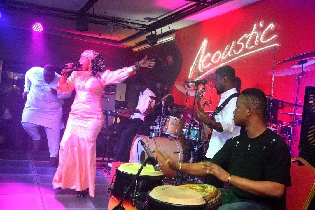 concert d aicha traore et soukeina kone a l acoustic