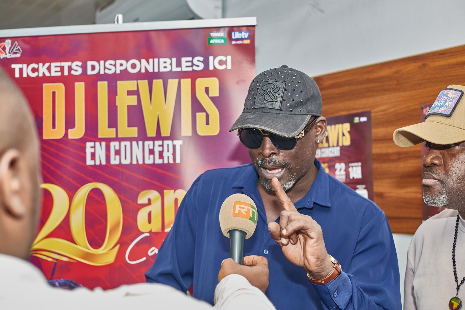conference de presse dj lewis