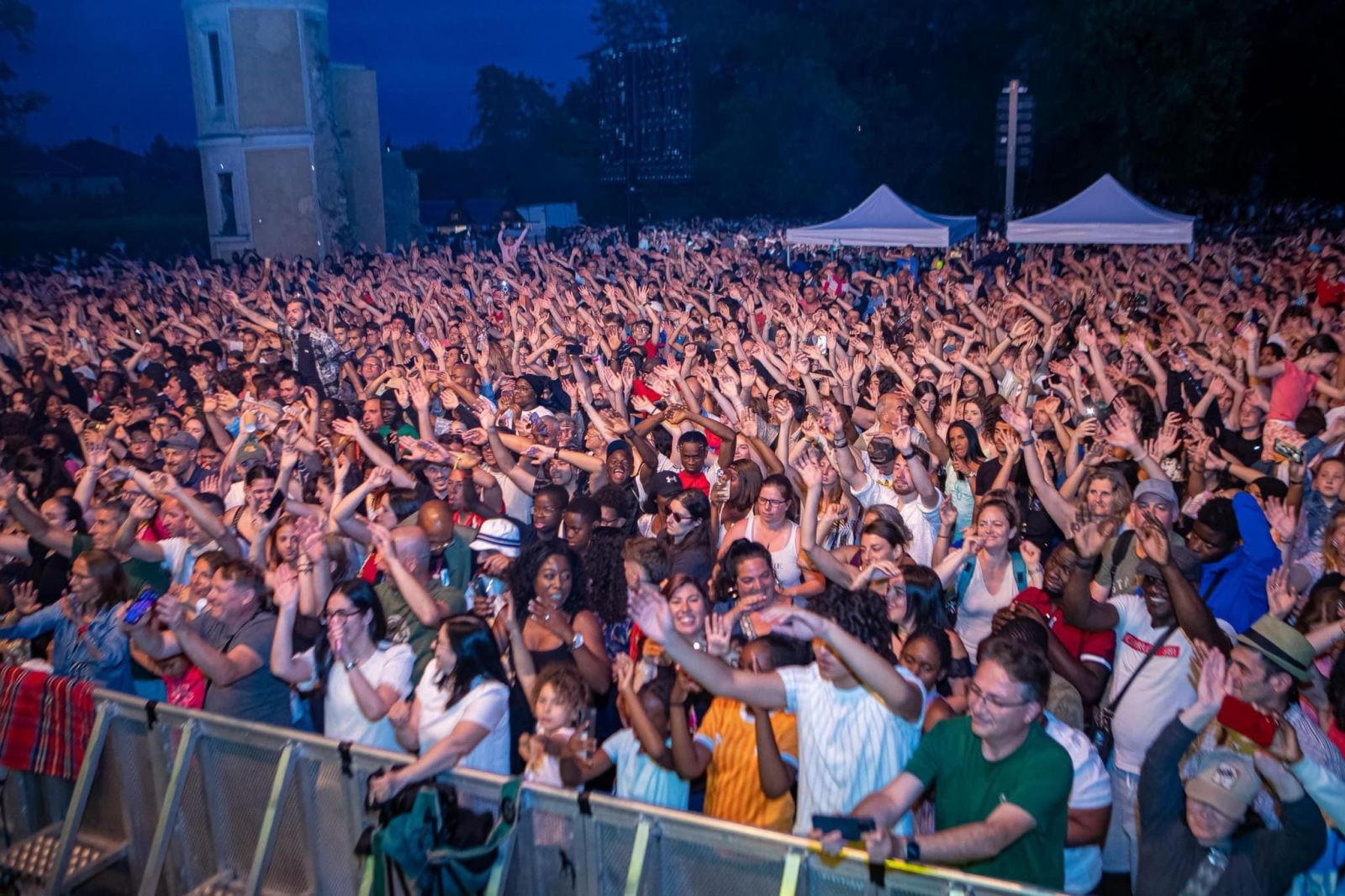tournee   magic system a clayes sous bois  france 