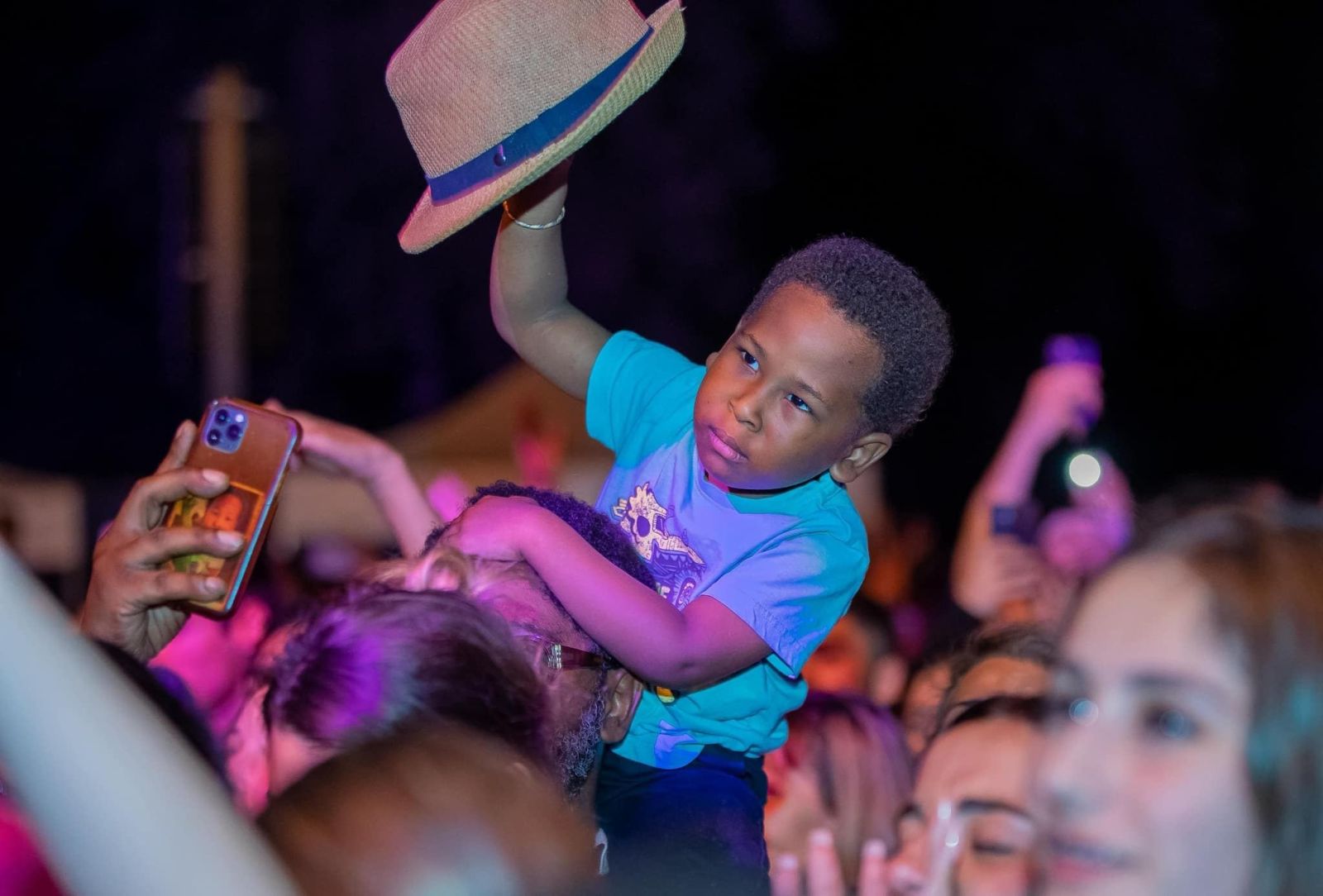 tournee   magic system a clayes sous bois  france 